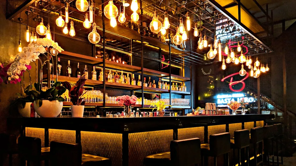 Bar à l'ambiance travaillée